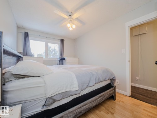 21F Callingwood Court, Edmonton, AB - Indoor Photo Showing Bedroom