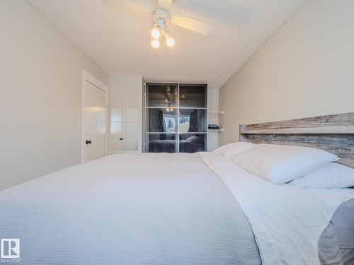 21F Callingwood Court, Edmonton, AB - Indoor Photo Showing Bedroom