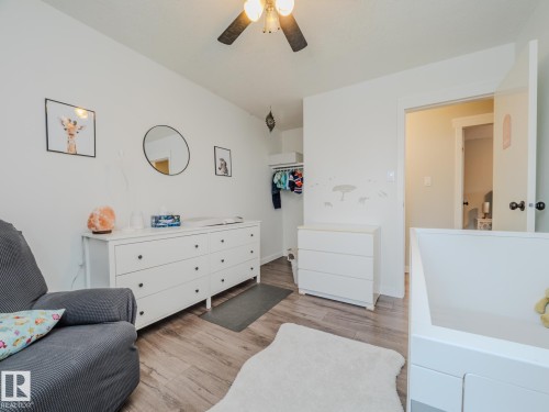 21F Callingwood Court, Edmonton, AB - Indoor Photo Showing Bedroom