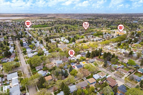Aerial perspective of a residential neighborhood featuring numerous mature trees and established homes - 111 Grosvenor Boulevard, St. Albert, AB - Outdoor With View