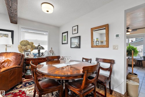 9420 102A Avenue, Edmonton, AB - Indoor Photo Showing Dining Room