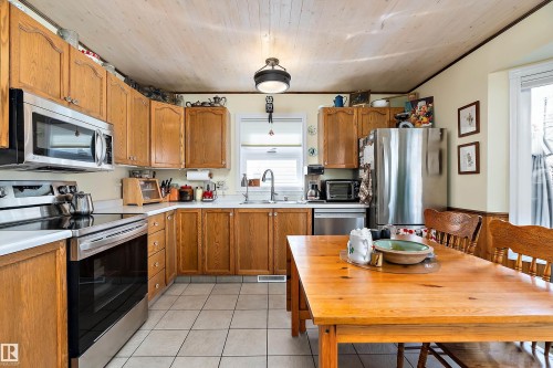 9420 102A Avenue, Edmonton, AB - Indoor Photo Showing Kitchen