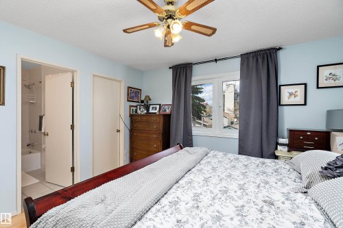 9420 102A Avenue, Edmonton, AB - Indoor Photo Showing Bedroom