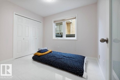 Bedroom - 956 Ogilvie Boulevard, Edmonton, AB - Indoor Photo Showing Bedroom