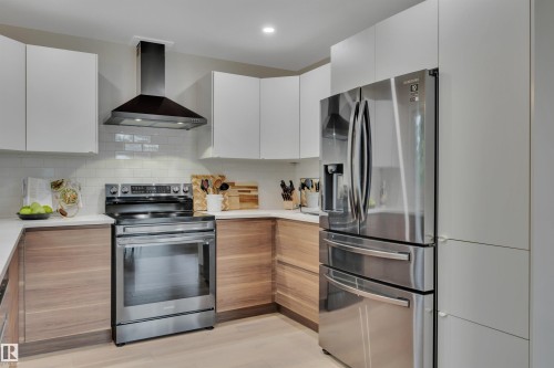 3419 84 Street, Edmonton, AB - Indoor Photo Showing Kitchen