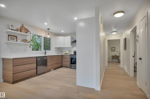 3419 84 Street, Edmonton, AB - Indoor