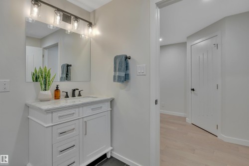3419 84 Street, Edmonton, AB - Indoor Photo Showing Bathroom