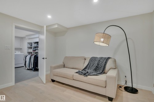 3419 84 Street, Edmonton, AB - Indoor
