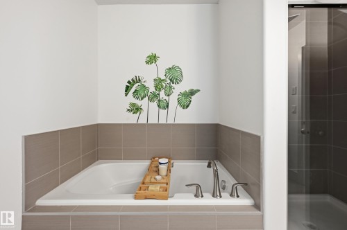 3256 Allan Way, Edmonton, AB - Indoor Photo Showing Bathroom