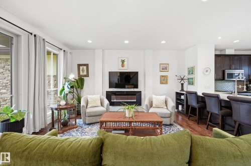 3256 Allan Way, Edmonton, AB - Indoor Photo Showing Living Room