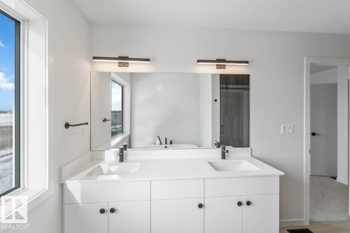 29 Devonshire Drive, Sherwood Park, AB - Indoor Photo Showing Bathroom