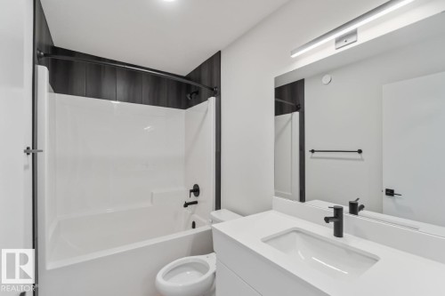 29 Devonshire Drive, Sherwood Park, AB - Indoor Photo Showing Bathroom