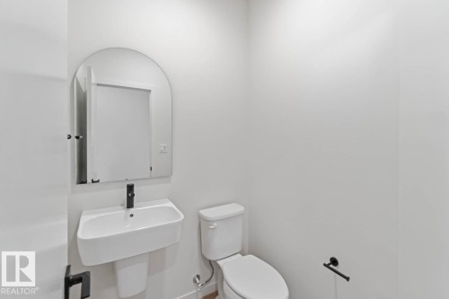 29 Devonshire Drive, Sherwood Park, AB - Indoor Photo Showing Bathroom