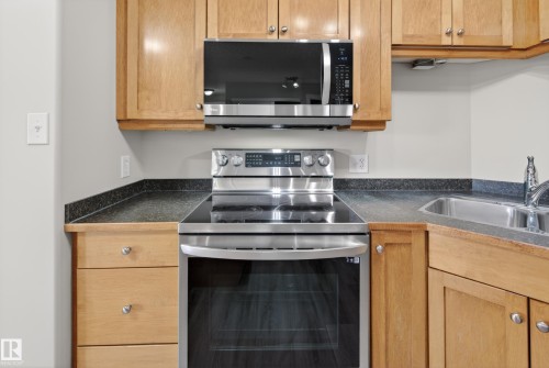 212 5340 199 Street, Edmonton, AB - Indoor Photo Showing Kitchen