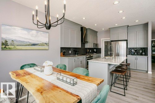 2423 16 Avenue, Edmonton, AB - Indoor