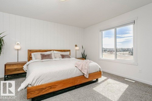 2423 16 Avenue, Edmonton, AB - Indoor Photo Showing Bedroom