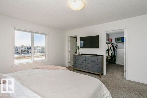 2423 16 Avenue, Edmonton, AB - Indoor Photo Showing Bedroom