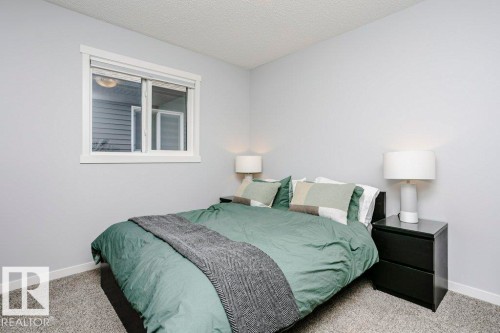 2423 16 Avenue, Edmonton, AB - Indoor Photo Showing Bedroom
