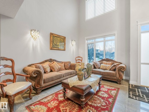 3313 Cameron Heights Landing Landing, Edmonton, AB - Indoor Photo Showing Living Room