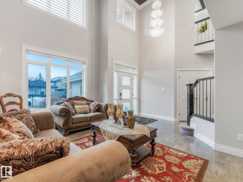 3313 Cameron Heights Landing Landing, Edmonton, AB - Indoor Photo Showing Living Room