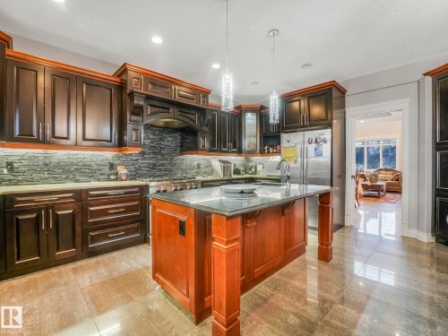 3313 Cameron Heights Landing Landing, Edmonton, AB - Indoor Photo Showing Kitchen