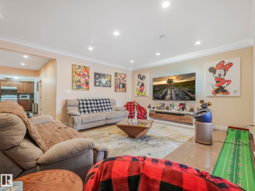 3313 Cameron Heights Landing Landing, Edmonton, AB - Indoor Photo Showing Other Room