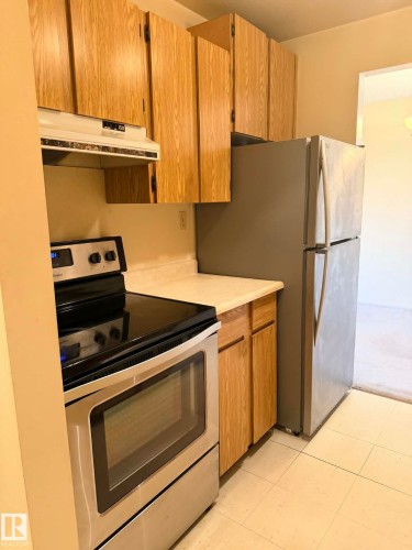 414 4810 Mill Woods Road S, Edmonton, AB - Indoor Photo Showing Kitchen