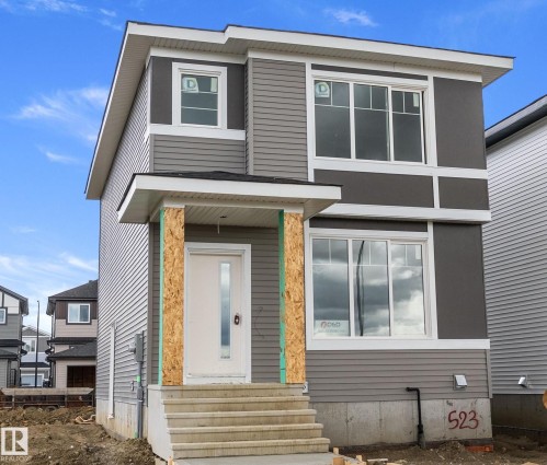 523 Robinson Boulevard  Leduc, AB T9E 1P8