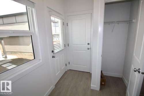 Upper 3862 Chrustawka Place Sw, Edmonton, AB - Indoor Photo Showing Other Room