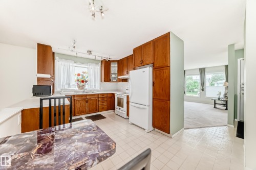 Kitchen - 14123 96 Street, Edmonton, AB 