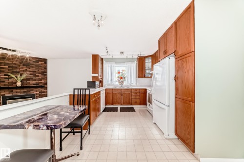 Kitchen - 14123 96 Street, Edmonton, AB 