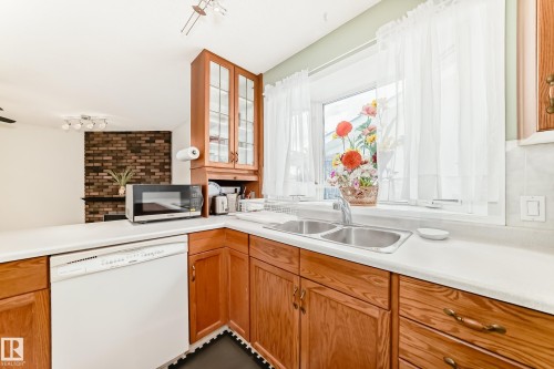 Kitchen - 14123 96 Street, Edmonton, AB 