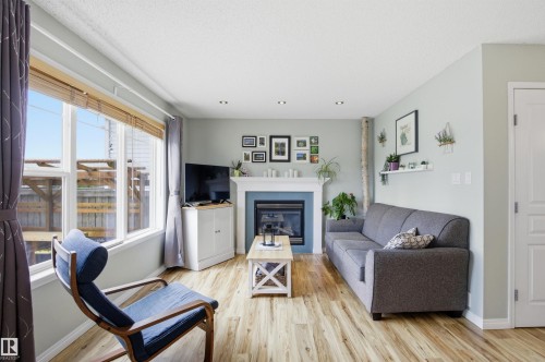 8915 8 Avenue, Edmonton, AB 