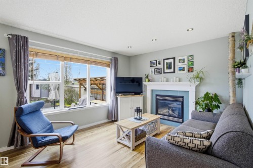 8915 8 Avenue, Edmonton, AB 