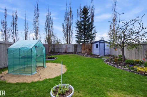 8915 8 Avenue, Edmonton, AB 
