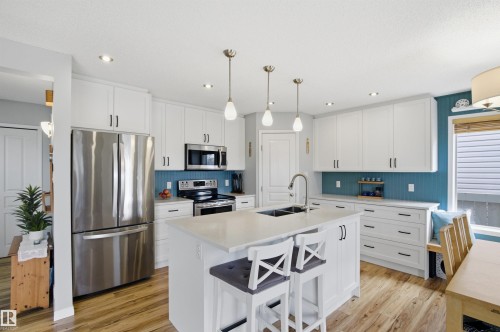 8915 8 Avenue, Edmonton, AB 