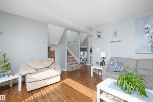 17828 91 Street, Edmonton, AB - Indoor Photo Showing Living Room