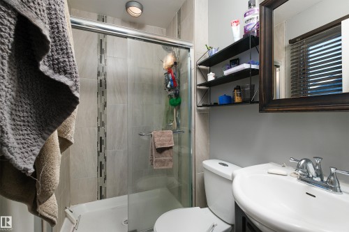 17828 91 Street, Edmonton, AB - Indoor Photo Showing Bathroom