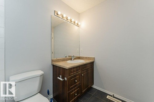 2314 Lemieux Place, Edmonton, AB - Indoor Photo Showing Bathroom