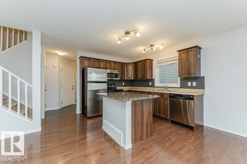 2314 Lemieux Place, Edmonton, AB - Indoor Photo Showing Kitchen