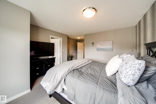 3365 Orchards Link Link, Edmonton, AB - Indoor Photo Showing Bedroom