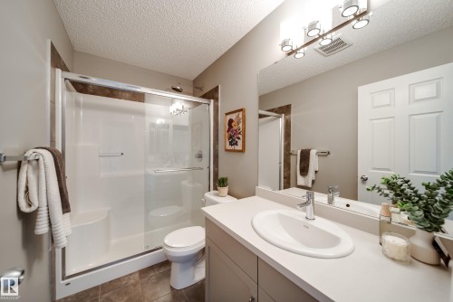 3365 Orchards Link Link, Edmonton, AB - Indoor Photo Showing Bathroom