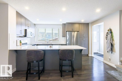 215 Southfork Drive, Leduc, AB - Indoor Photo Showing Kitchen With Upgraded Kitchen
