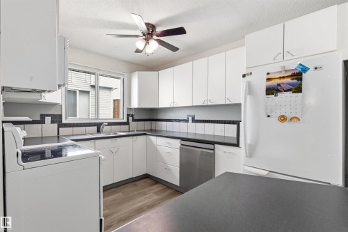 9025 152 Street, Edmonton, AB - Indoor Photo Showing Kitchen