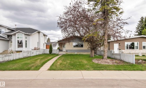 9025 152 Street, Edmonton, AB - Outdoor
