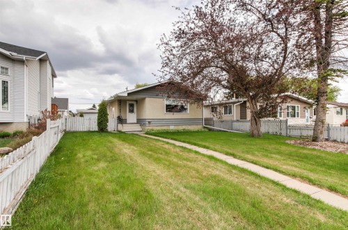 9025 152 Street, Edmonton, AB - Outdoor