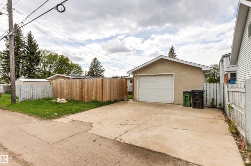 9025 152 Street, Edmonton, AB - Outdoor