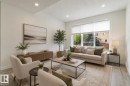 15204 108 Avenue, Edmonton, AB  - Indoor Photo Showing Living Room 