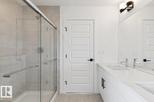 5132 Cawsey Bend Sw, Edmonton, AB - Indoor Photo Showing Bathroom
