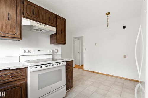 74 Andrew Crescent, St. Albert, AB - Indoor Photo Showing Kitchen